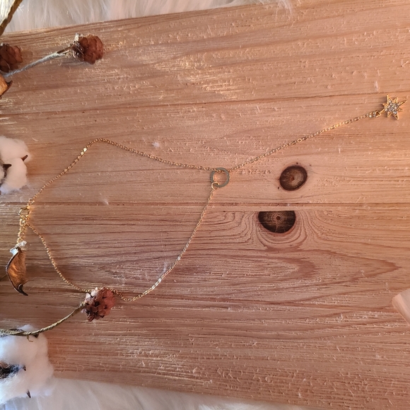 ✨️✨️NEW✨️✨️Gorgeous Star Necklace in GOLD - Picture 14 of 15